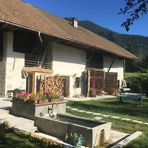 Des Sources D'arvey Hébergement de vacances
